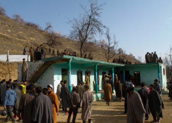 جنگجوؤں کی پناہ گاہوں کی ضبطی شروع