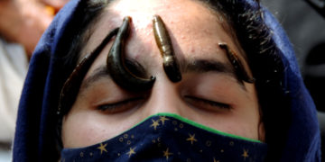 نو روز کے موقع پر لیچ تھراپی کیلئے لوگوں کی ایک بڑی تعداد اُمڈ پڑی