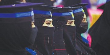 افغانستان: طالبان کا لڑکیوں کو ہائی اسکول جانے کی اجازت دینے کا اعلان