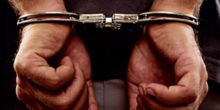 کپوارہ میں سرکاری ملازم منشیات فروش نکلا‘ گرفتار، براؤن شوگر بر آمد
