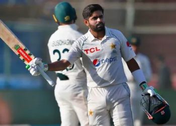 بابر کی سنچری سے پاکستان مضبوط پوزیشن میں