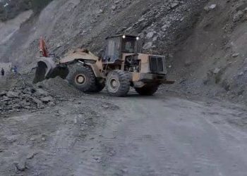 پسیاں گر آنے کے بعدسرینگر جموں شاہراہ بند