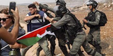 اسرائیلی فوج نے گزشتہ سال فلسطینی صحافیوں پر 260 سے زیادہ حملے کیے، رپورٹ