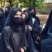 تعلیمی اداروں میں حجاب کی اجازت نہیں، کرناٹک ہائی کورٹ سے تمام عرضیاں خارج