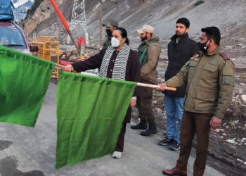 تین ماہ تک بند رہنے کے بعد سرینگر لہیہ شاہراہ ٹریفک کیلئے کھول دی گئی