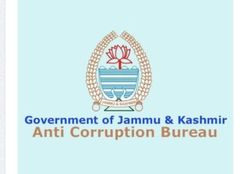 ٹنگمرگ میں اینٹی کرپشن بیورو نے کلرک کو رشوت لیتے ہوئے رنگے ہاتھوں گرفتار کیا