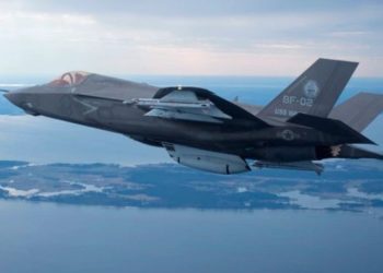 چین ایشیا میں امریکہ کے F-35 طیاروں کے مقابلے پر اپنے J-20 لڑاکا طیارے تعینات کر رہا ہے