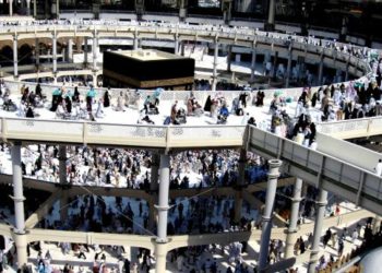 سعودی عرب نے ہر قسم کا ویزا رکھنے والوں کو عمرے کی اجازت دے دی