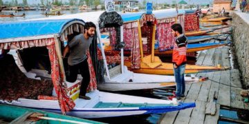 سیاحت کا سنہرا دور چل رہا ہے:سنہا