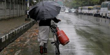 سرینگر سمیت وادی کے دوسرے حصوں میں بارشوں سے درجہ حرارت کم