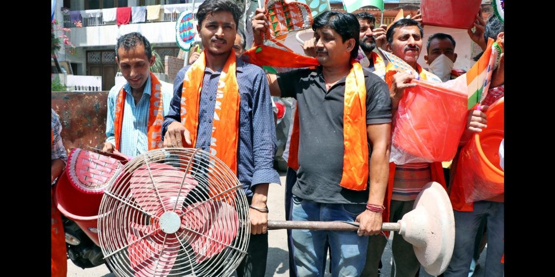 بجلی بحران :جموں ‘ بٹہ مالو، گنپت یار اور لاوے پورہ میں خواتین کا احتجاج