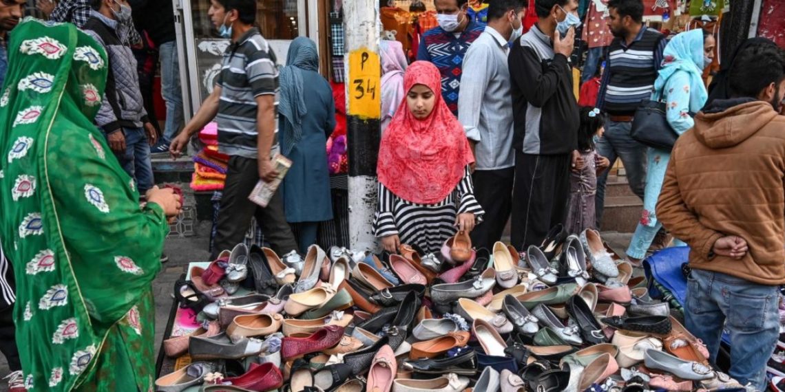 کشمیر:ماہ رمضان کے بیچ گراں بازاری اور بجلی کی نایابی سے لوگ پریشان