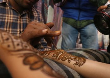 وادی کے بازاروں میں بھاری رش
