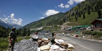 چینی ایل اے سی کے قریب فوجی صلاحیت میں اضافہ کر رہے ہیں:فوج