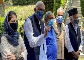 کشمیری پنڈتوں کی سیکورٹی کے معاملے پر پی اے جی ڈی لیفٹیننٹ گورنر سے ملے گی