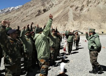 فوجی سربراہ‘ جنرل پانڈے کا مشرقی لداخ میں اگلے مورچوں کا دورہ