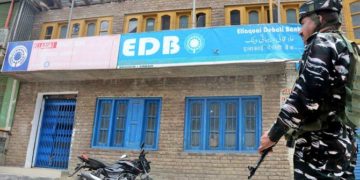 کولگام میں بینک منیجر کے بعد چاڈورہ میں غیر مقامی مزدور ہلاک