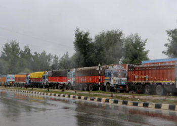 سرینگر،جموں شاہراہ کی فوری بحالی کیلئے فوج کی خدمات حاصل
