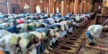 جامع مسجد میں دو ہفتے کے بعد نماز جمعہ کی ادائیگی