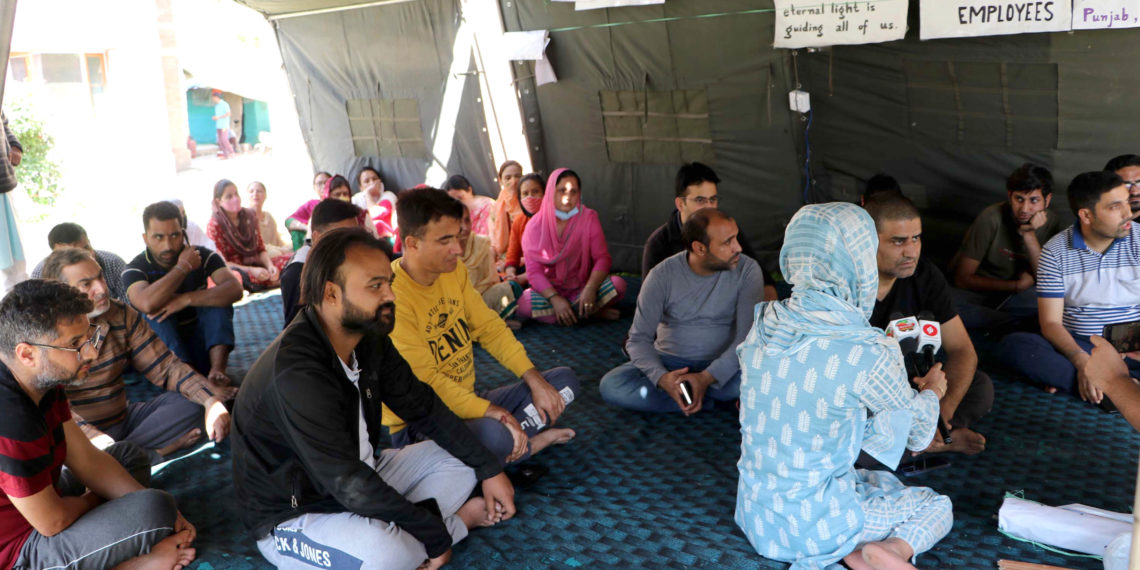 ٹارگیٹ کلنگ :جموں اور سرینگر میں دوسرے روز بھی احتجاجی مظاہرئے ‘ دھرنا