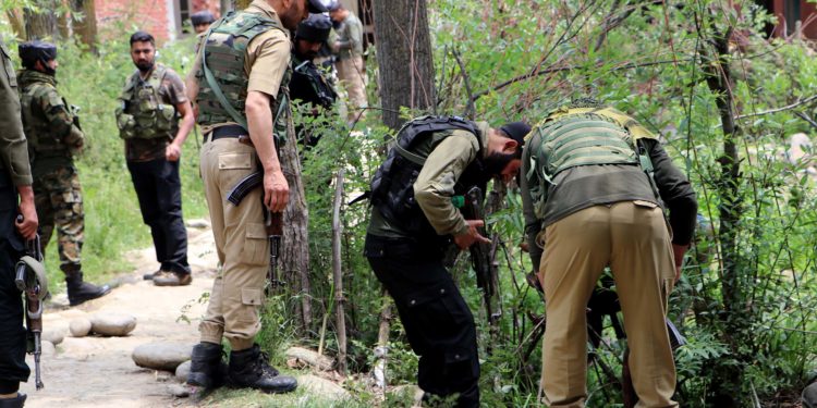 کولگام ٹارگیٹ کلنگ :حملہ آوروں کو تلاش کرنے کیلئے جنگجو مخالف آپریشن
