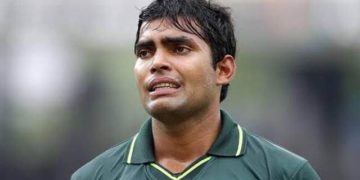 عمر اکمل نے 11 لاکھ روپے کے فراڈ کیس میں سینئر پولیس افسر کے رویے کیخلاف شکایت درج کرادی