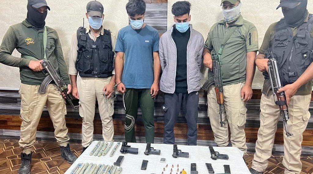 پولیس کا سرینگر اورسوپور میں پانچ ہائبرڈ جنگجوؤں کی گرفتاری کا دعویٰ