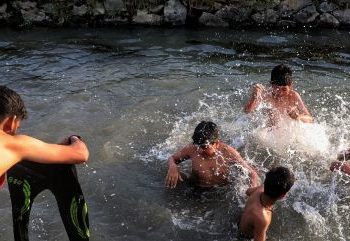تیراکی گرمی کی شدت سے بچنے کا ایک آسان نسخہ
