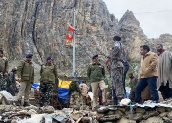 پولے اورکماربچاؤ کارروائیوں کا جائزہ لینے کیلئے امرناتھ گھپا پہنچیں