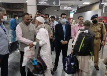 سعودی عرب سے جموں وکشمیر کے حاجی صاحبان کا پہلا قافلہ سری نگر پہنچا