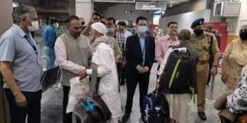 سعودی عرب سے جموں وکشمیر کے حاجی صاحبان کا پہلا قافلہ سری نگر پہنچا