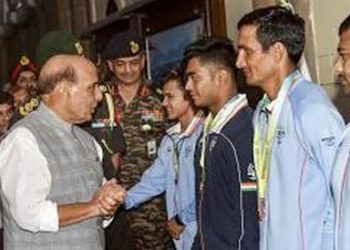 وزیر دفاع نےکامن ویلتھ گیمز میں مسلح افواج کے میڈلسٹ اور شرکاءسے بات چیت کی