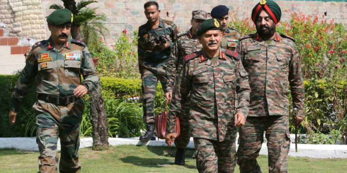 شمالی کمان کے سربراہ‘ لیفٹیننٹ جنرل دیویدی کا راجوری میں اگلی چوکیوں کا دورہ