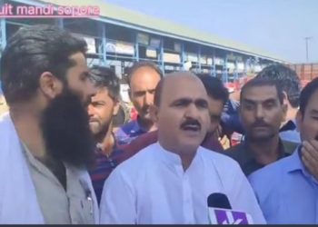 فروٹ انڈسٹری تباہی کے دہانے پر‘وادی بھر میں فرووٹ گروورس کا احتجاج
