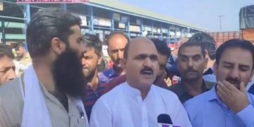 فروٹ انڈسٹری تباہی کے دہانے پر‘وادی بھر میں فرووٹ گروورس کا احتجاج