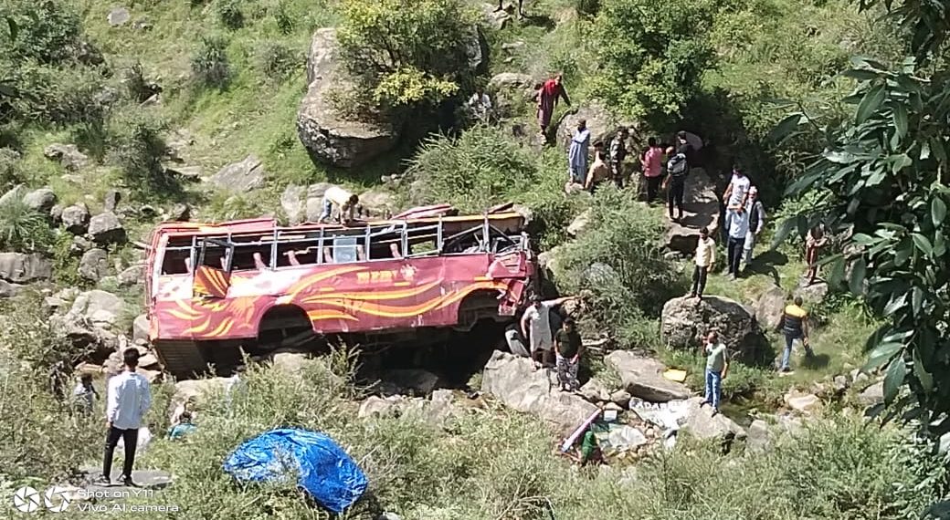 راجوری میں دو الگ الگ سڑک حادثات میں 5 ہلاک 22 دیگر زخمی