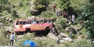 راجوری میں دو الگ الگ سڑک حادثات میں 5 ہلاک 22 دیگر زخمی