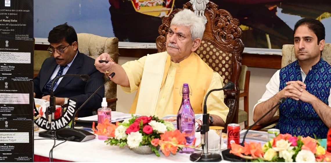 لیفٹیننٹ گورنر کاسرینگر ضلع کا جائزہ :ضلع کے ۶۵ کروڑ روپے مالیت کے ۱۸ پروجیکٹوں کا افتتاح