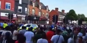 ملکہ کی آخری رسومات، شہزادہ ہیری کی ملٹری یونیفارم میں شرکت