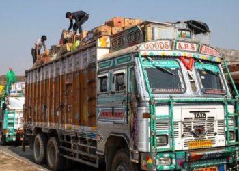 سیبوں سے لدی گاڑیوں کو بغیر روک ٹوک کے نقل و حمل یقینی بنانے کی ہدایت