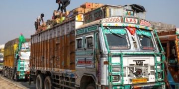 سیبوں سے لدی گاڑیوں کو بغیر روک ٹوک کے نقل و حمل یقینی بنانے کی ہدایت