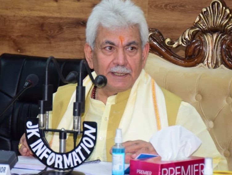 سنہا کا ڈوڈہ کا دورہ : میگا ترقیاتی پروجیکٹوں پر عمل آوری کی پیش رفت کا جائزہ