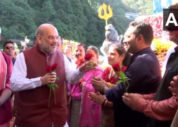 جموں وکشمیر:امیت شاہ کٹرہ میں واقع شری ماتا ویشنو دیوی مندر میں حاضر ہوئے اور وہاں پوجا کی