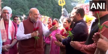 جموں وکشمیر:امیت شاہ کٹرہ میں واقع شری ماتا ویشنو دیوی مندر میں حاضر ہوئے اور وہاں پوجا کی