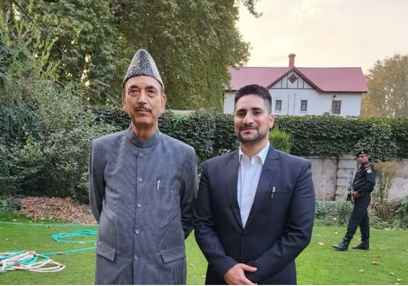 پی ڈی پی لیڈر غلام نبی ہانجورہ کا بیٹا آزاد کی پارٹی میں شامل