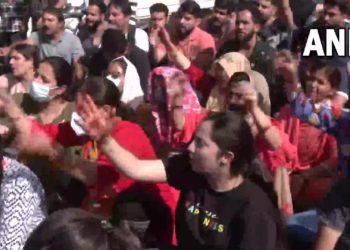 کشمیری پنڈت کی ہلاکت کے خلاف جموں میں زبردست احتجاج ،لوگوں میں شدید غم وغصہ