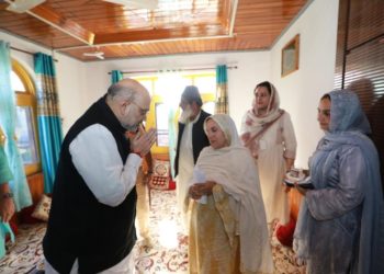 وزیر داخلہ جاں بحق ایس پی او کے گھر گئے