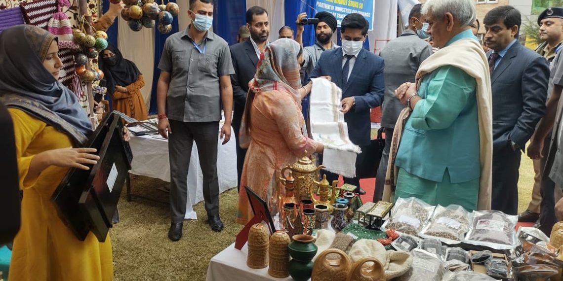 لیفٹیننٹ گورنر کابانڈی پورہ کا دورہ