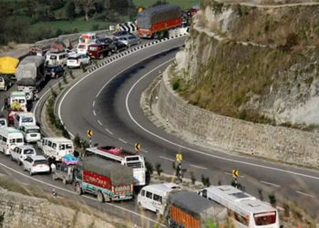 سرینگر جموں شاہراہ پر ٹریفک رواں دواں رہنا چاہئے ‘مہتا کی ہدایت