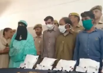 پونچھ میں خاتون سمیت چھ افراد گرفتار اسلحہ وگولہ بارود اور نشیلی اشیا ضبط: پولیس